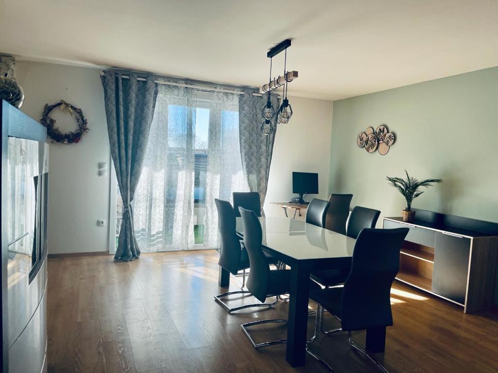 Appartement Charbonnier 6 Personnes Avec Terrasse Et Parking